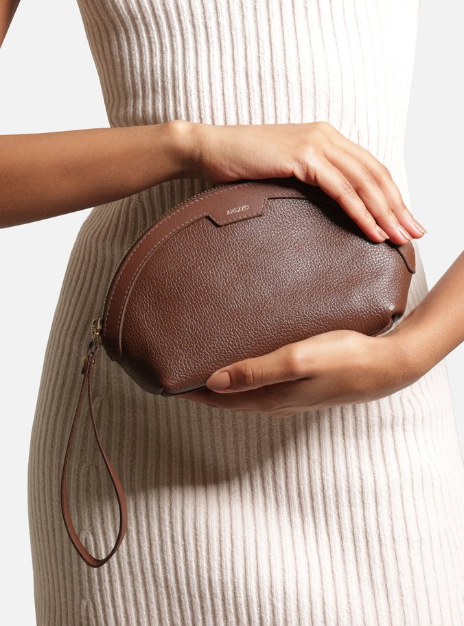 Necessaire Marrom Couro Granulada Metais Dourados