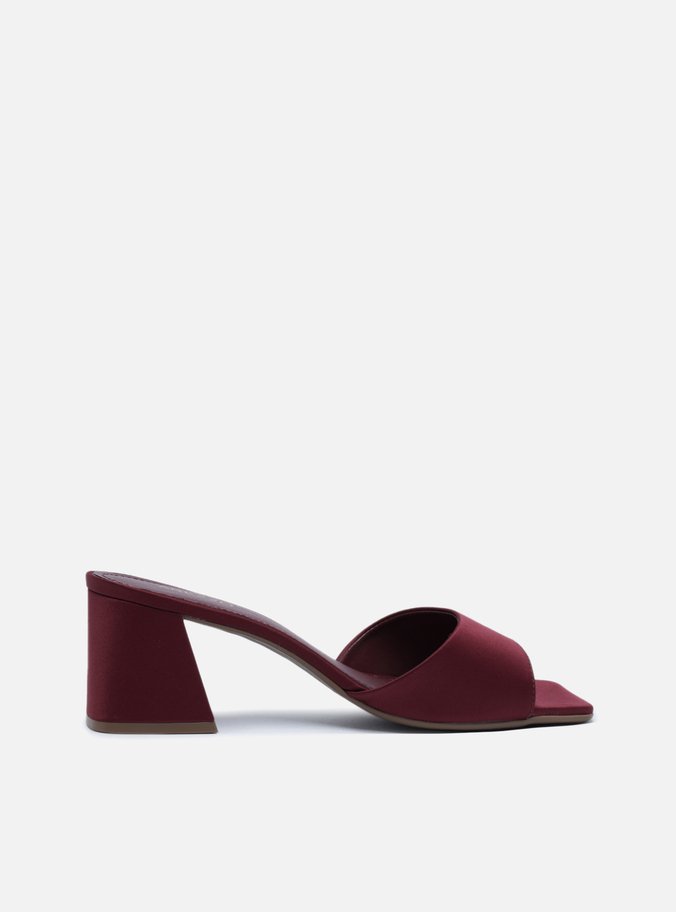 Mule Vermelho Cetim Salto Médio Bloco
