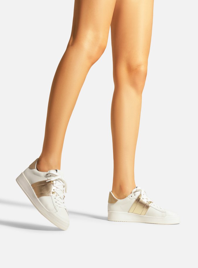 Tênis Branco Couro Detalhe Lateral Dourado