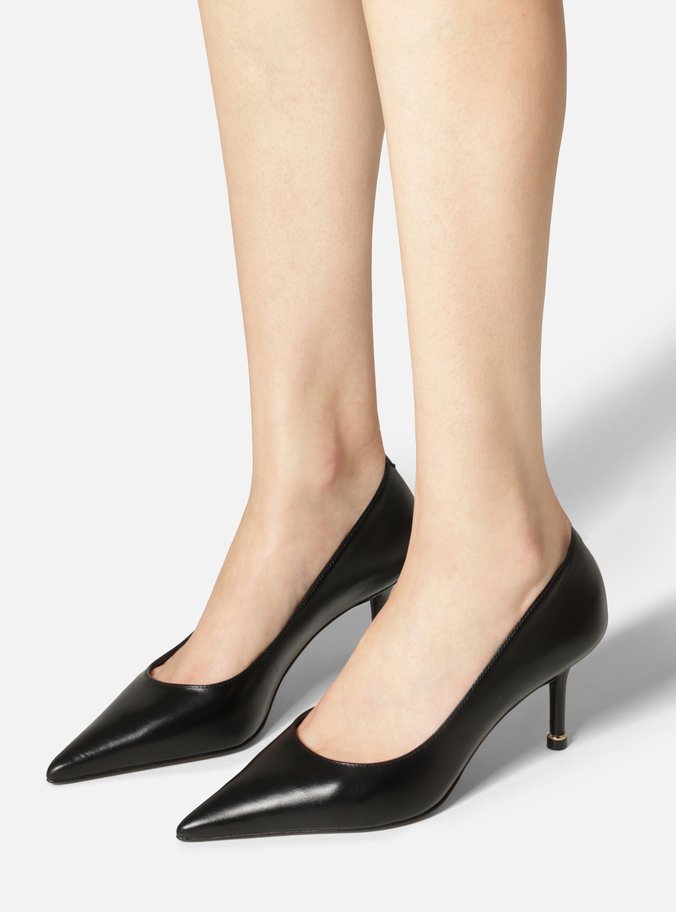 Scarpin Preto Couro Salto Fino 