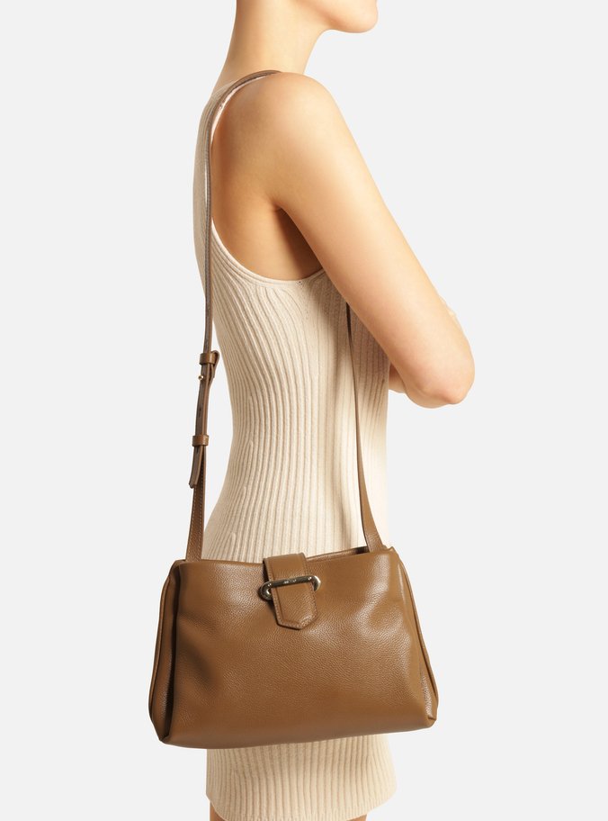 Bolsa Tiracolo Caramelo Couro Média Tira Metal