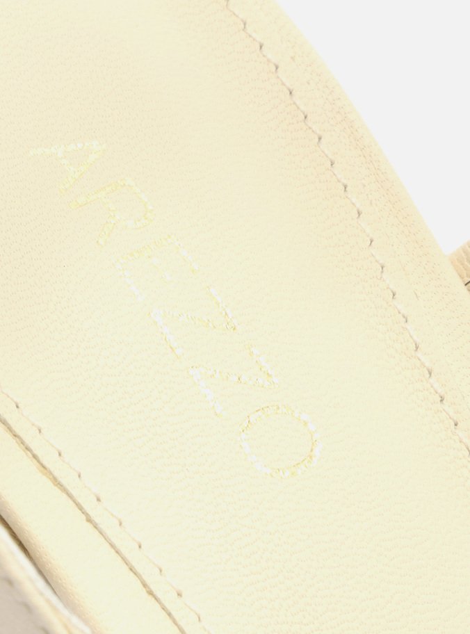 Sandália Off-White Bloco Bico Quadrado Tiras