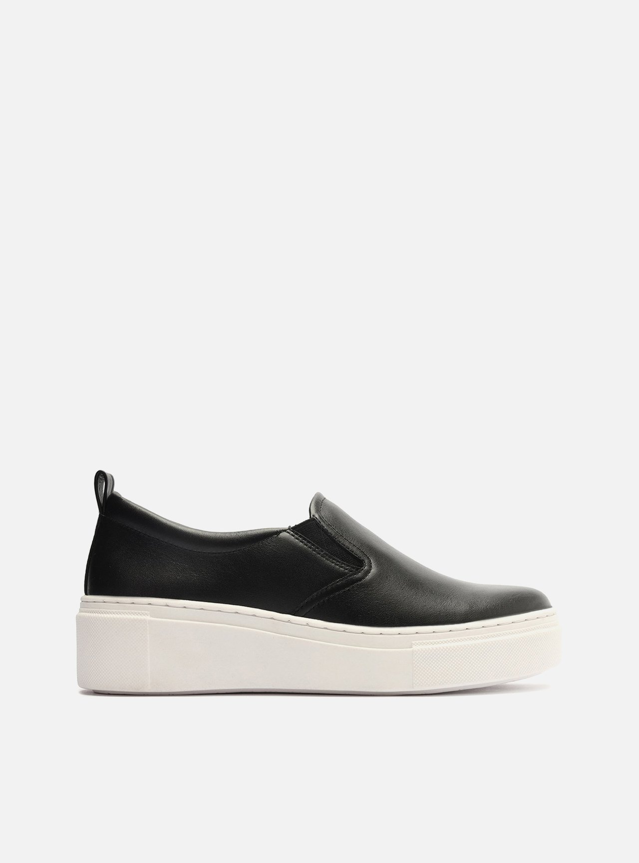 Slip On Preto Couro Flatform Básico — foto 1