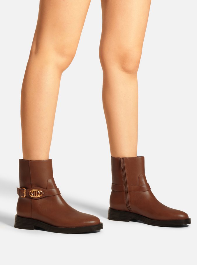 Bota Marrom Couro Cano Curto Detalhe Metal