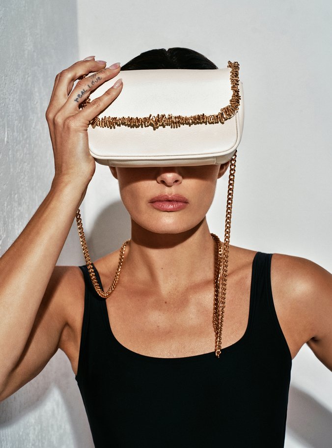 Bolsa Tiracolo Branca Couro Pequena Metais Lenny