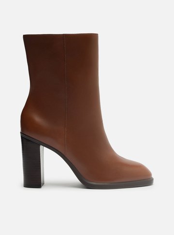 Bota Caramelo Couro Salto Alto Cano Médio Básica