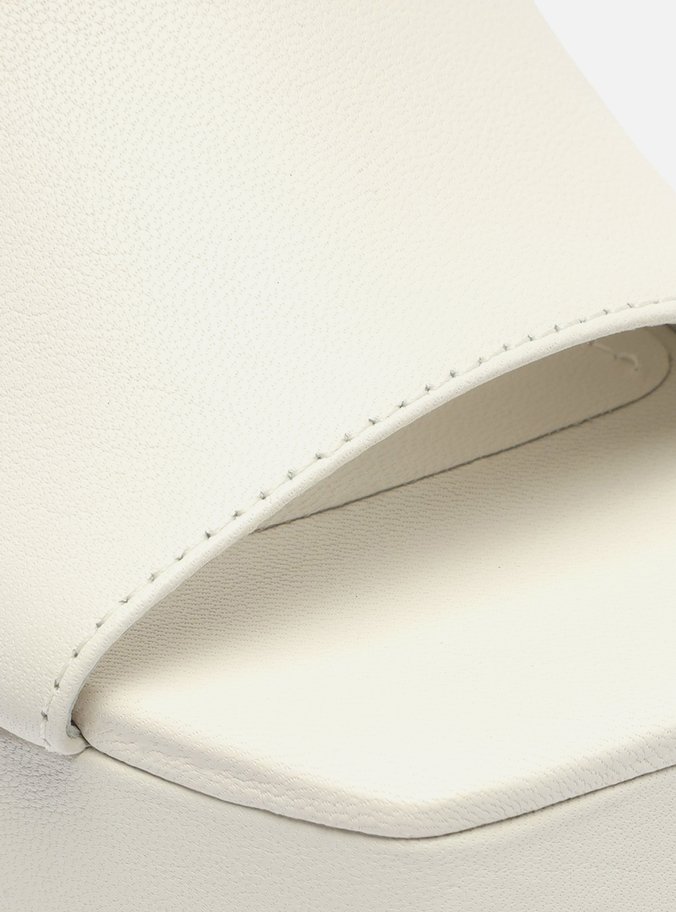 Mule Branco Couro Meia Pata Salto Flare Megan