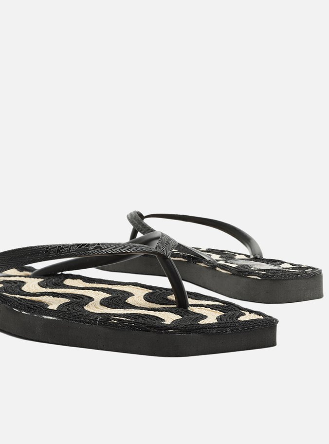 Chinelo de Dedo Preto Brizza