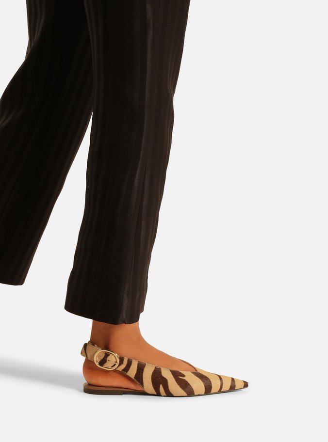 Sapatilha Animal Print Bico Fino Slingback