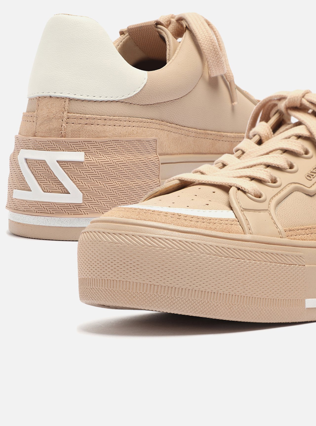 Tênis Bege Flatform Amarração Arezzo