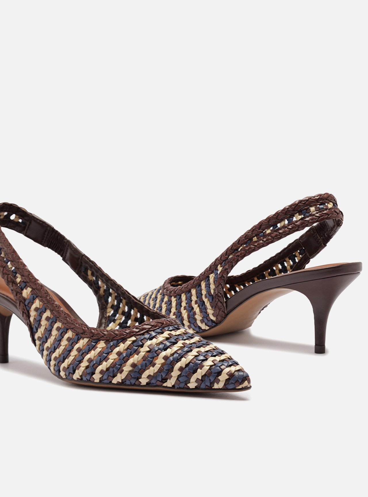 Scarpin Marrom Tressê Salto Fino Slingback — foto 5