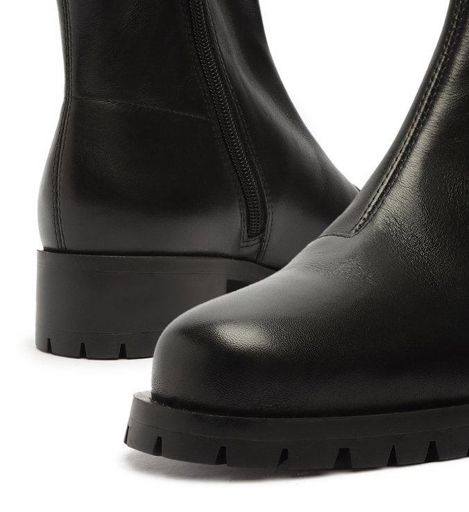 Bota Preta Tratorada Cano Médio