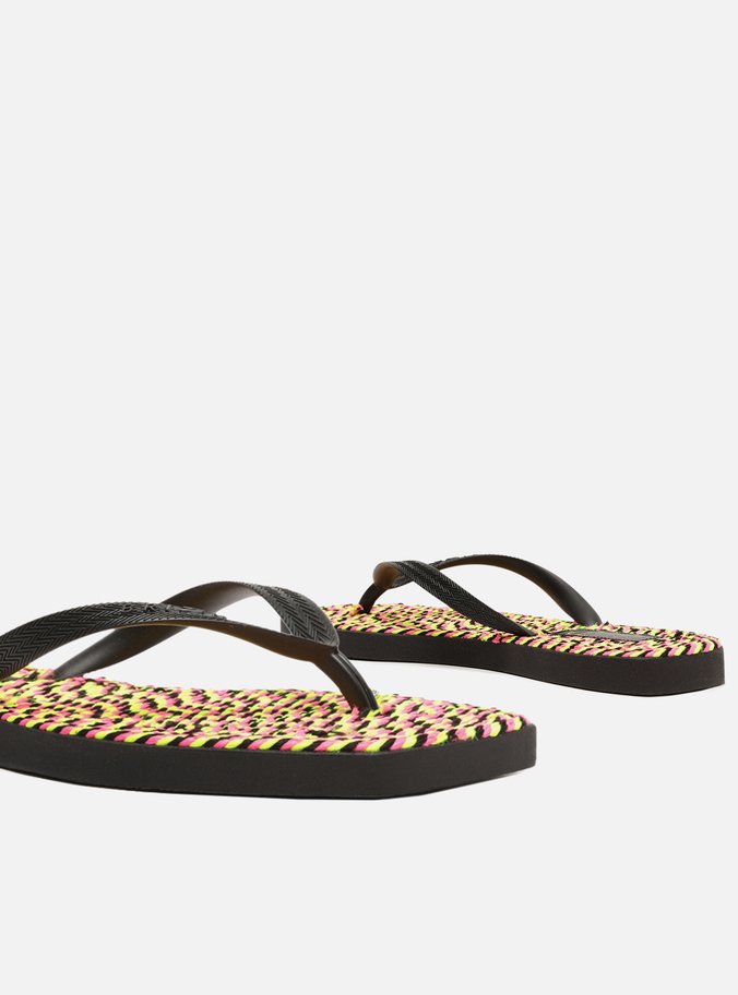 Chinelo de Dedo Preto Square Crochê Brizza