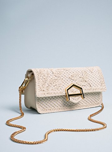 Bolsa Tiracolo Off White Couro A001 Média Bordado