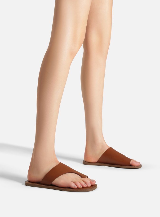 Sandália Rasteira Marrom Couro Semi Coberta