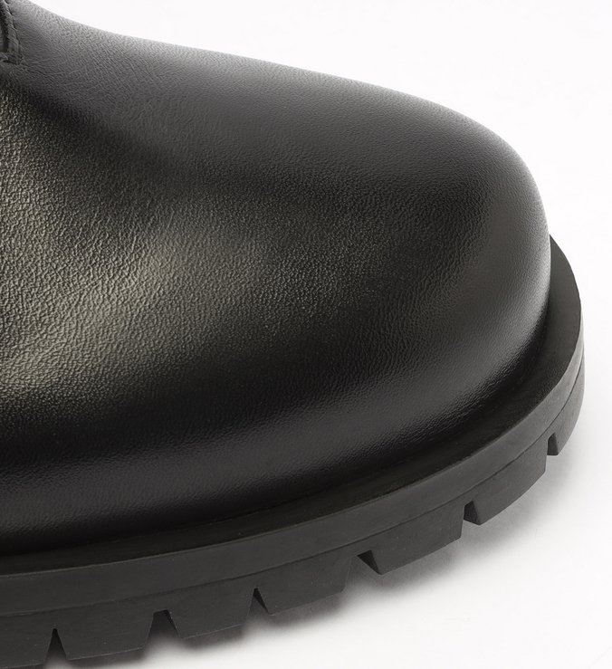 Bota Preta Tratorada Cano Médio