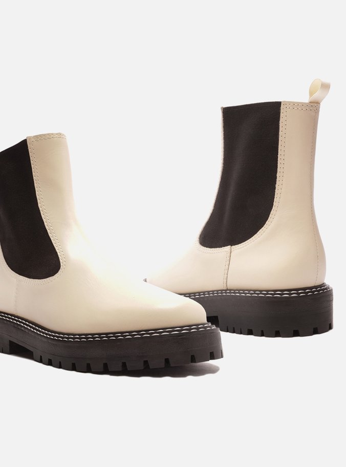 Bota Off-White Couro Cano Médio Tratorada Chelsea