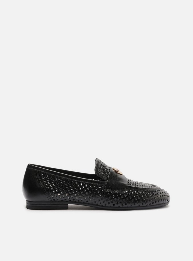 Mocassim Preto Couro Bico Redondo Vazado Metal