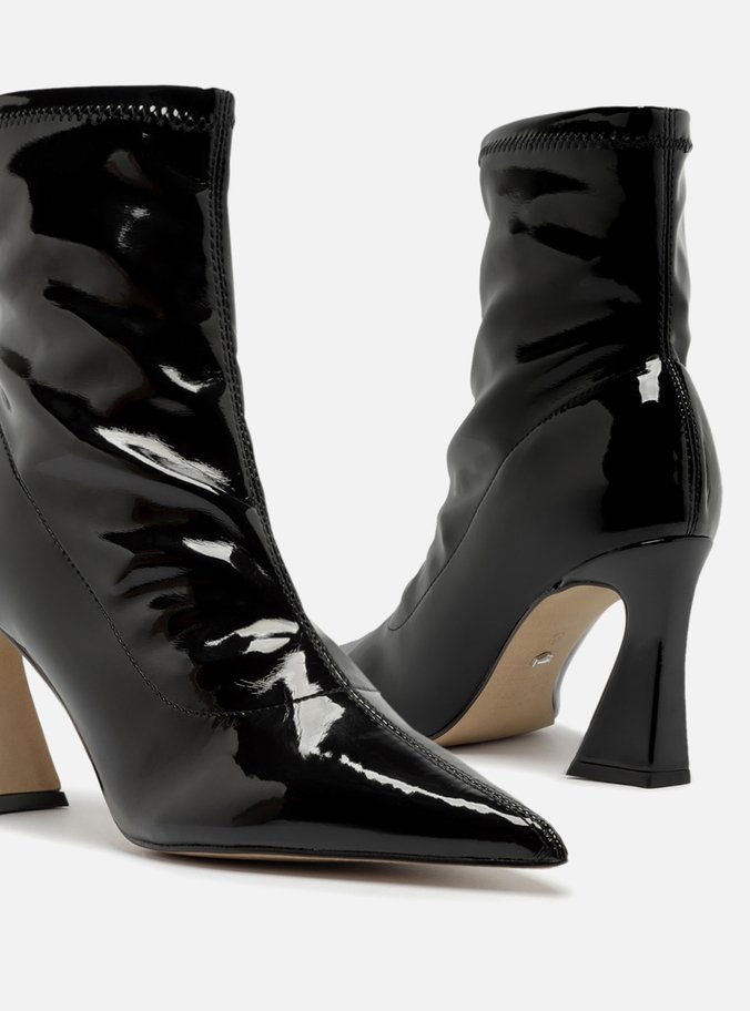 Bota Preta Verniz Cano Curto Salto Flare Selena