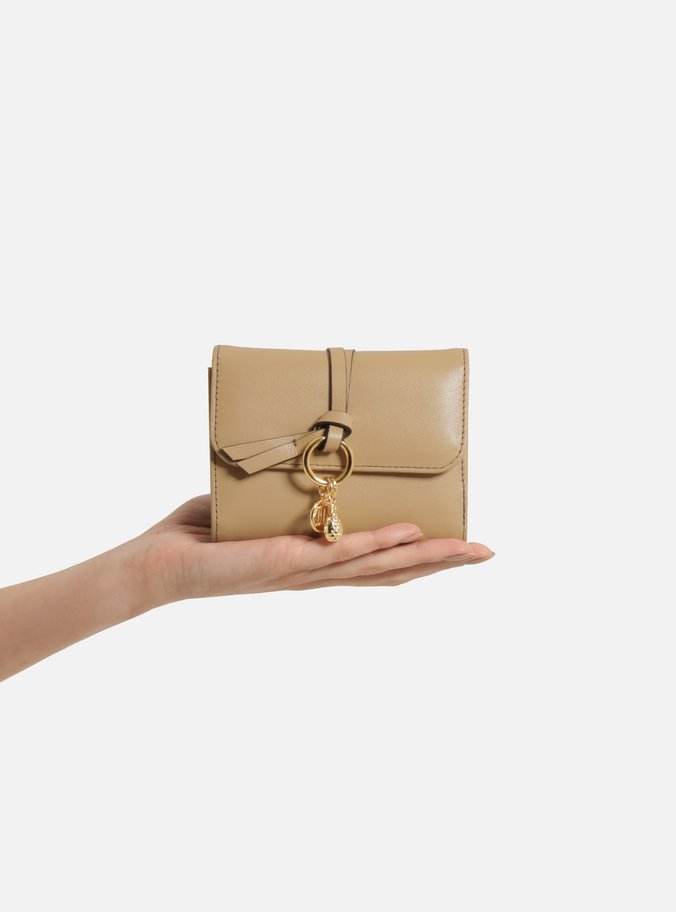 Carteira Bege Pequena Charms