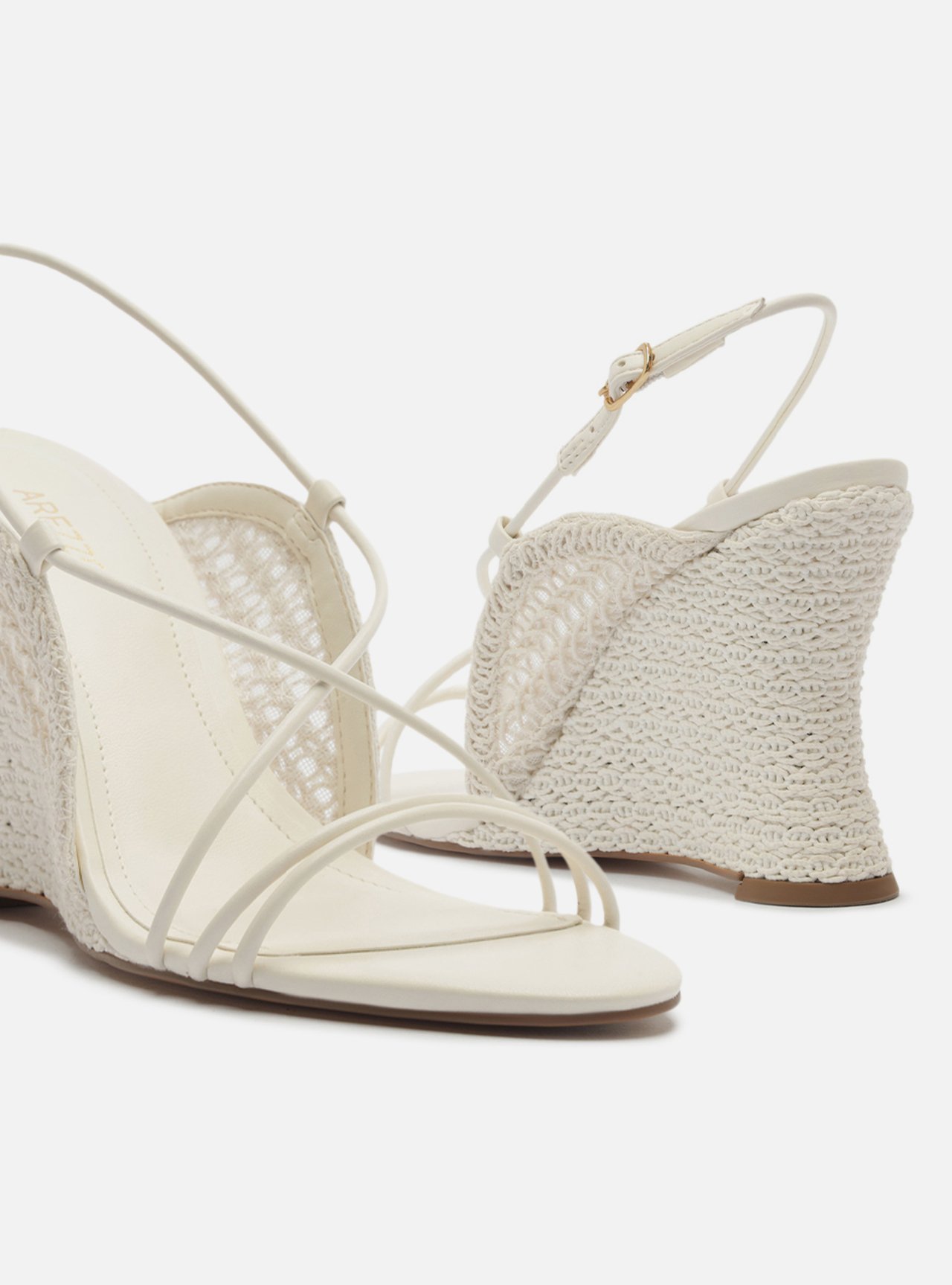 Sandália Off White Bordado Anabela Curvo Tiras Finas — foto 4