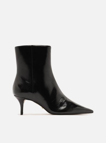 Bota Preta Couro Acetinado Cano Curto Salto Baixo