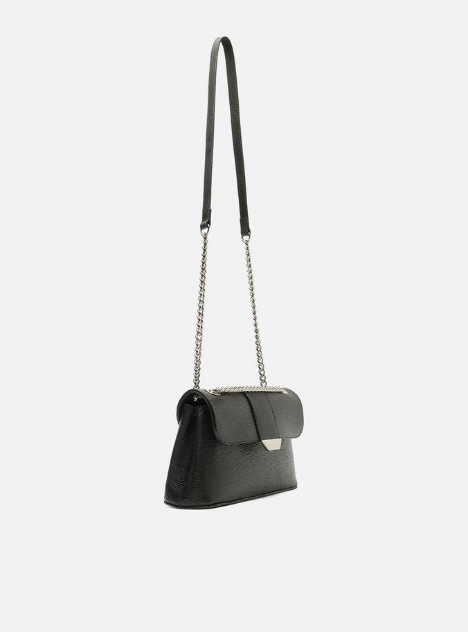 Bolsa Tiracolo Preta Couro Média Lapela Metal