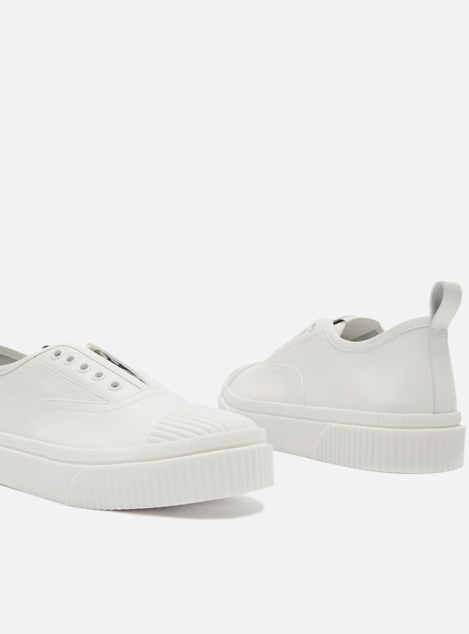 Tênis Slip On Branco Couro Ilhós