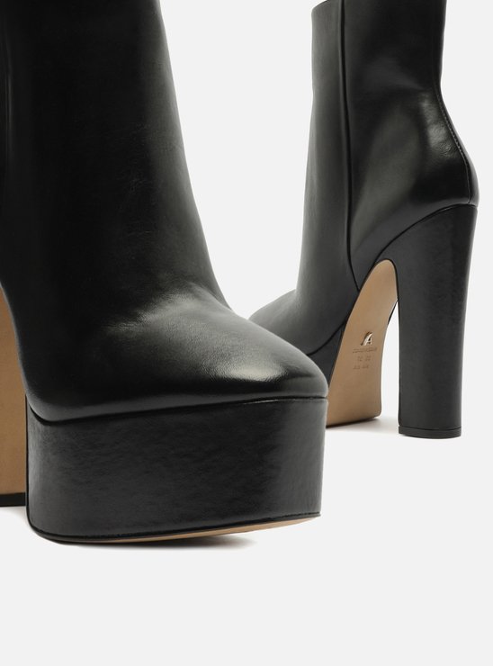 Bota Preta Couro Cano Curto Meia Pata Madison