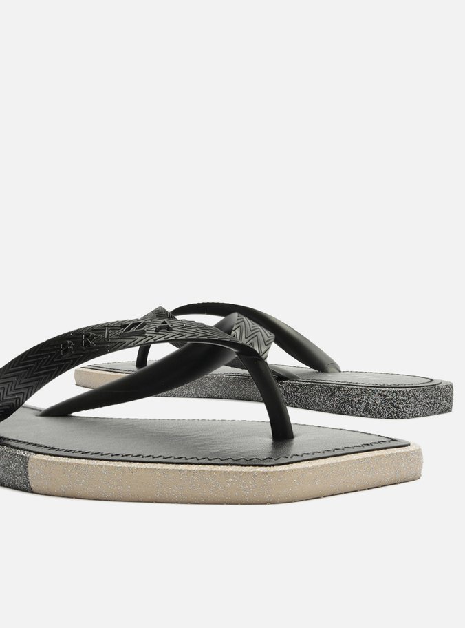 Chinelo de Dedo Preto Glitter Square Brizza