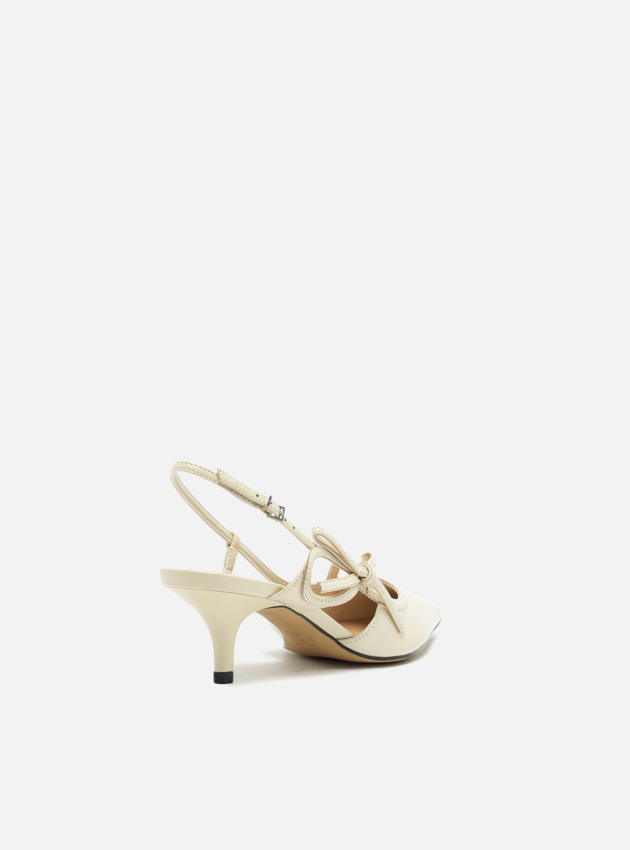 Scarpin Off-White Salto Fino Slingback Laço — foto 3
