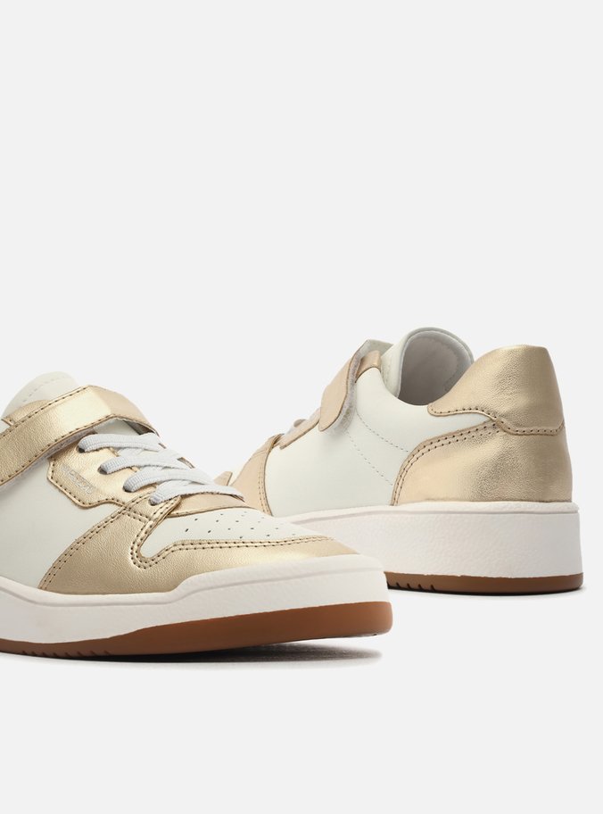 Tênis Infantil Dourado Cadarços Branco
