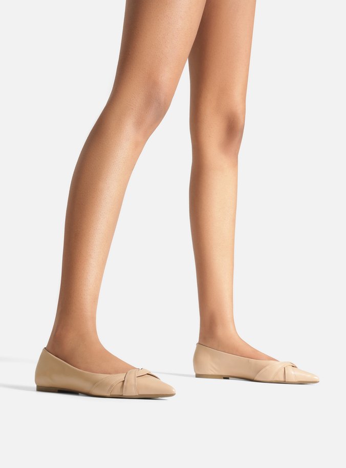 Sapatilha Bege Couro Bico Fino Tiras