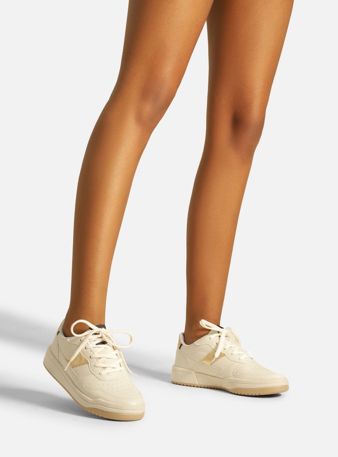 Tênis Off-White Couro Aplicações Dourado