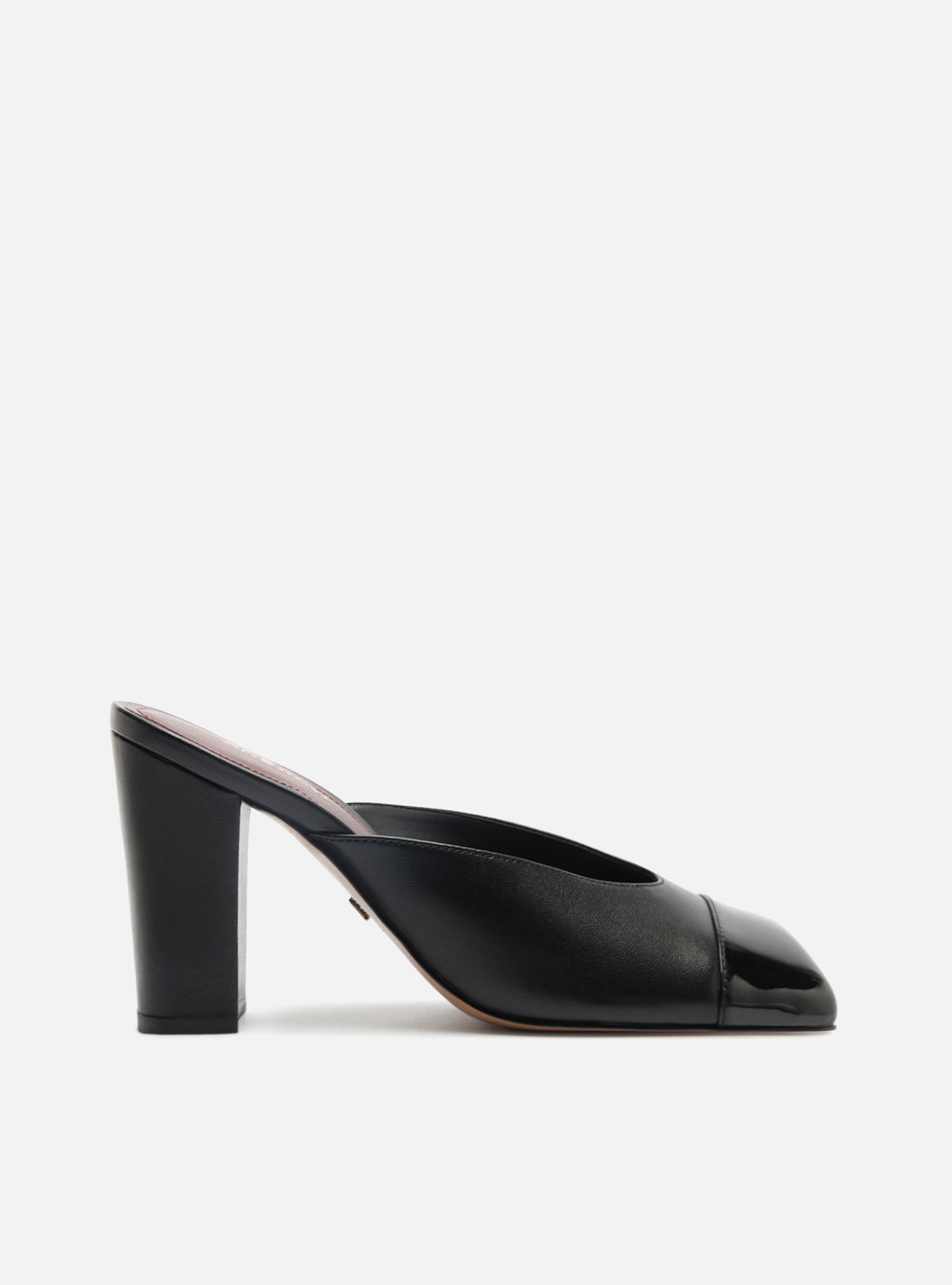 Mule Preta Salto Bloco Cap Toe — foto 1