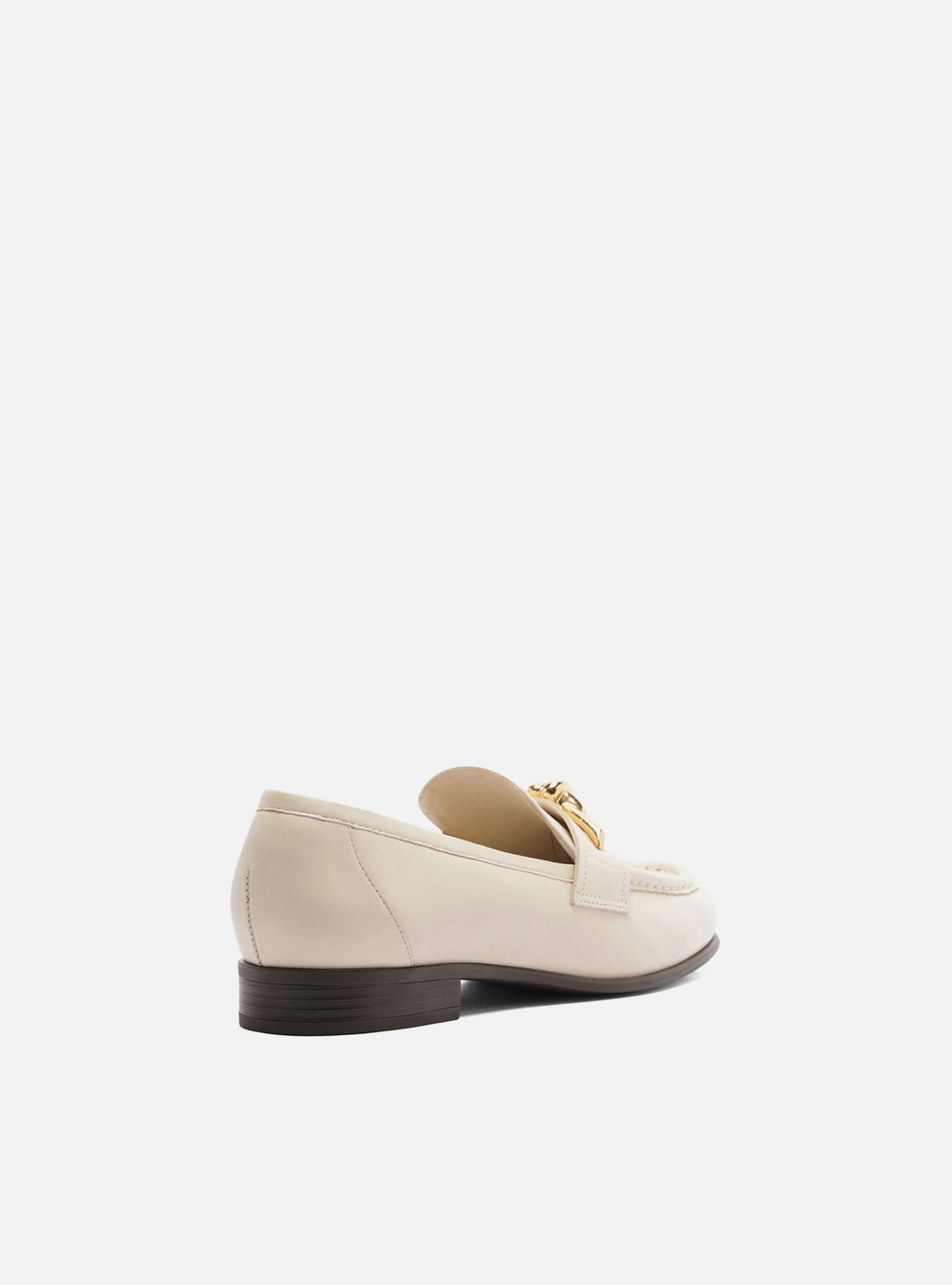 Mocassim Off-White Couro Bico Redondo Metal Nó — foto 3
