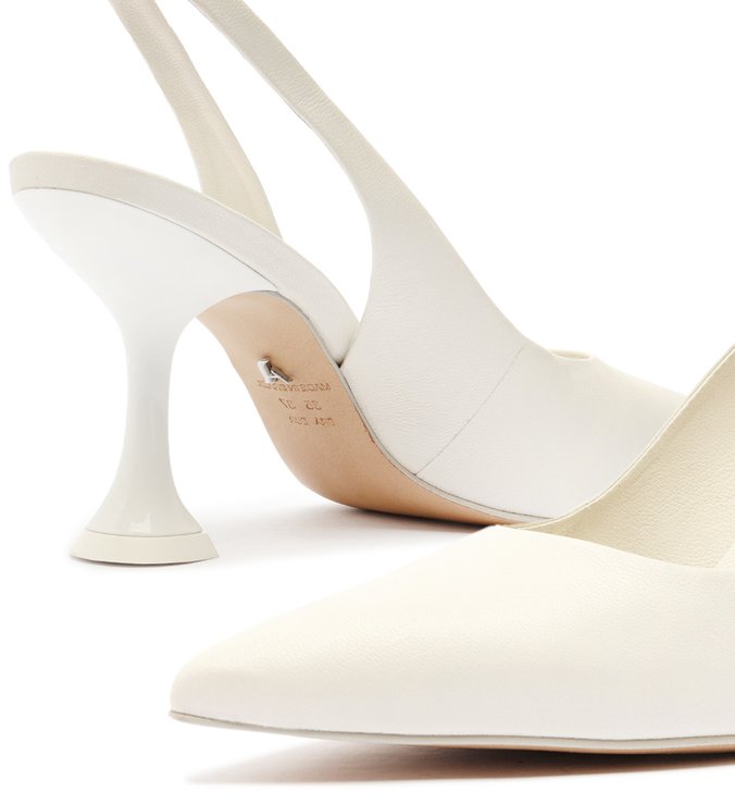 Scarpin Branco Couro Salto Taça Slingback