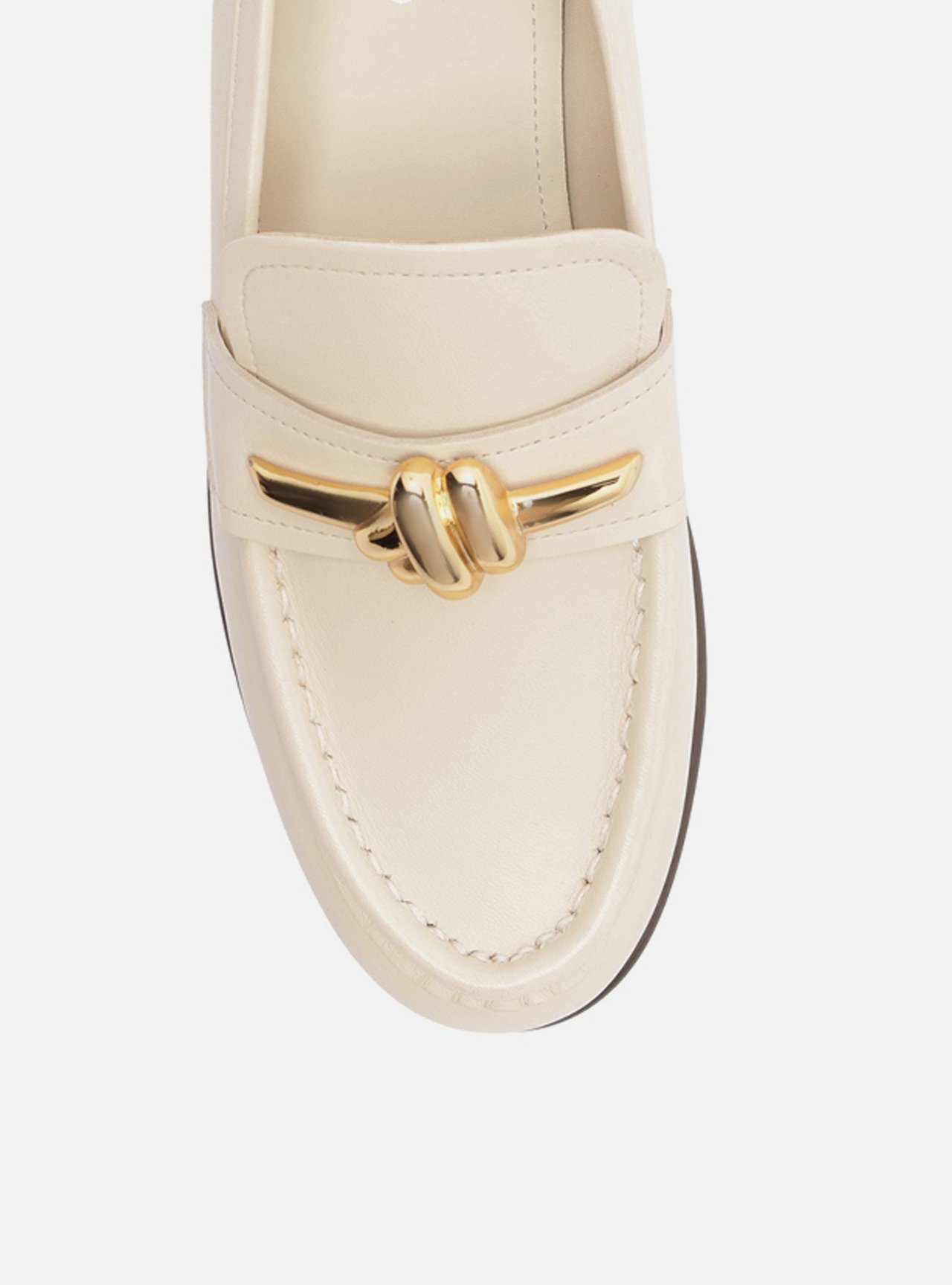 Mocassim Off-White Couro Bico Redondo Metal Nó — foto 5