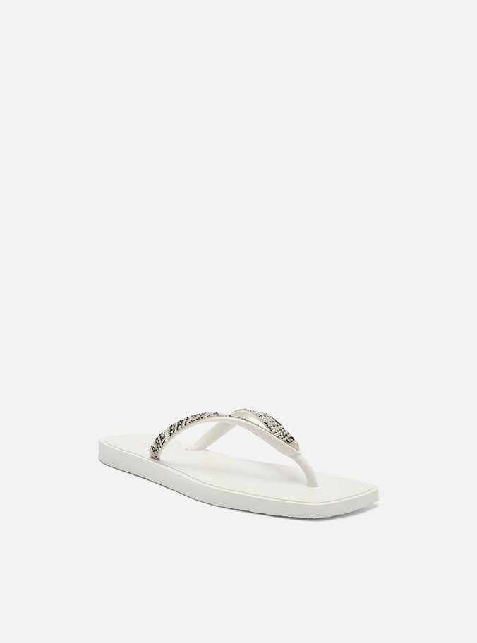 Chinelo de Dedo Branco Square Lettering Strass