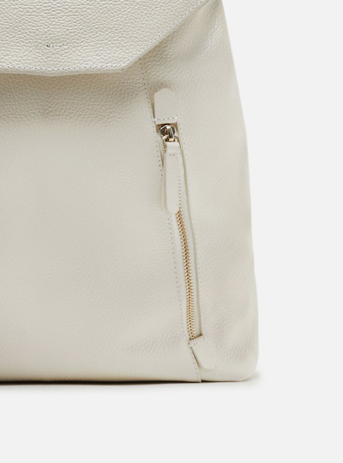 Mochila Off-White Couro Grande Bolsos