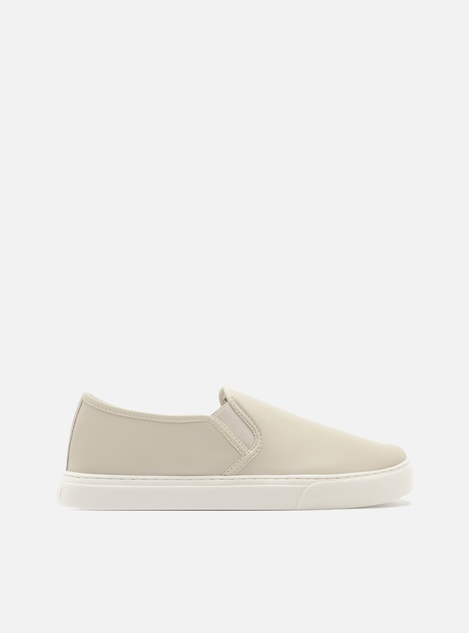 Slip On Off-White Bico Redondo