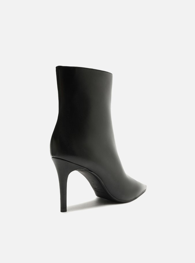Bota Preta Couro Cano Curto Bico Fino