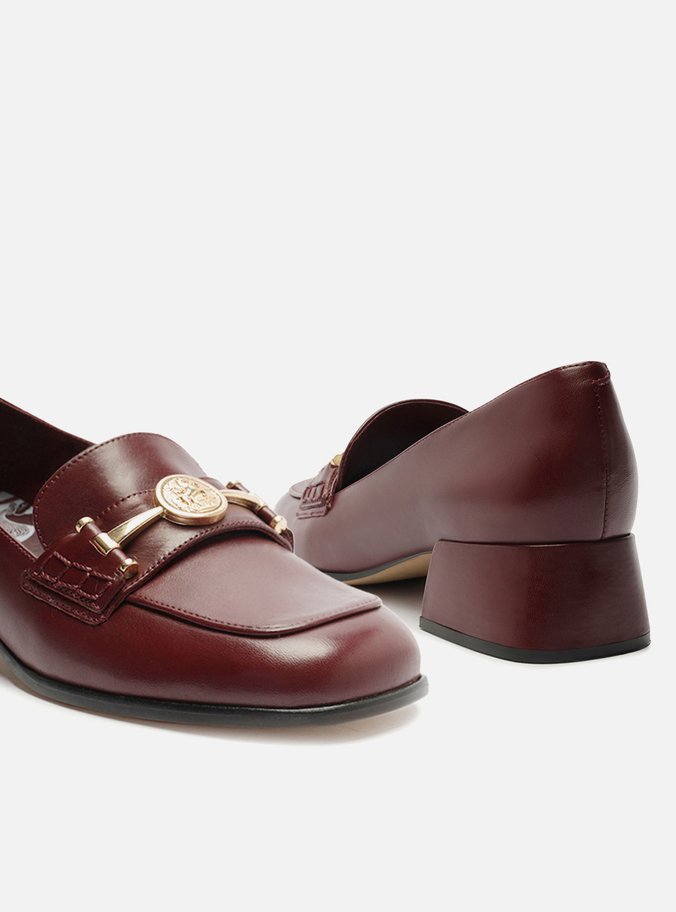 Loafer Vermelho Couro Bloco Medalha