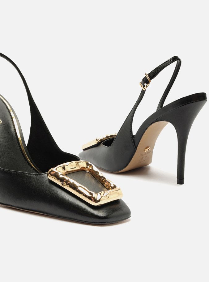 Scarpin Preto Couro Bico Quadrado Slingback Metal
