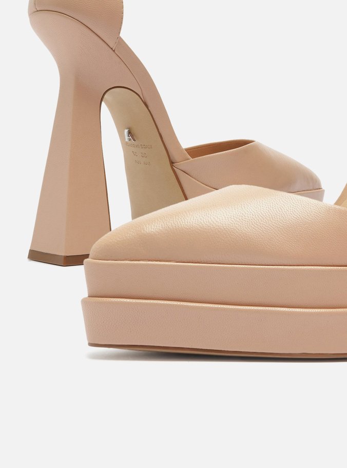 Scarpin Nude Couro Meia Pata Bico Fino