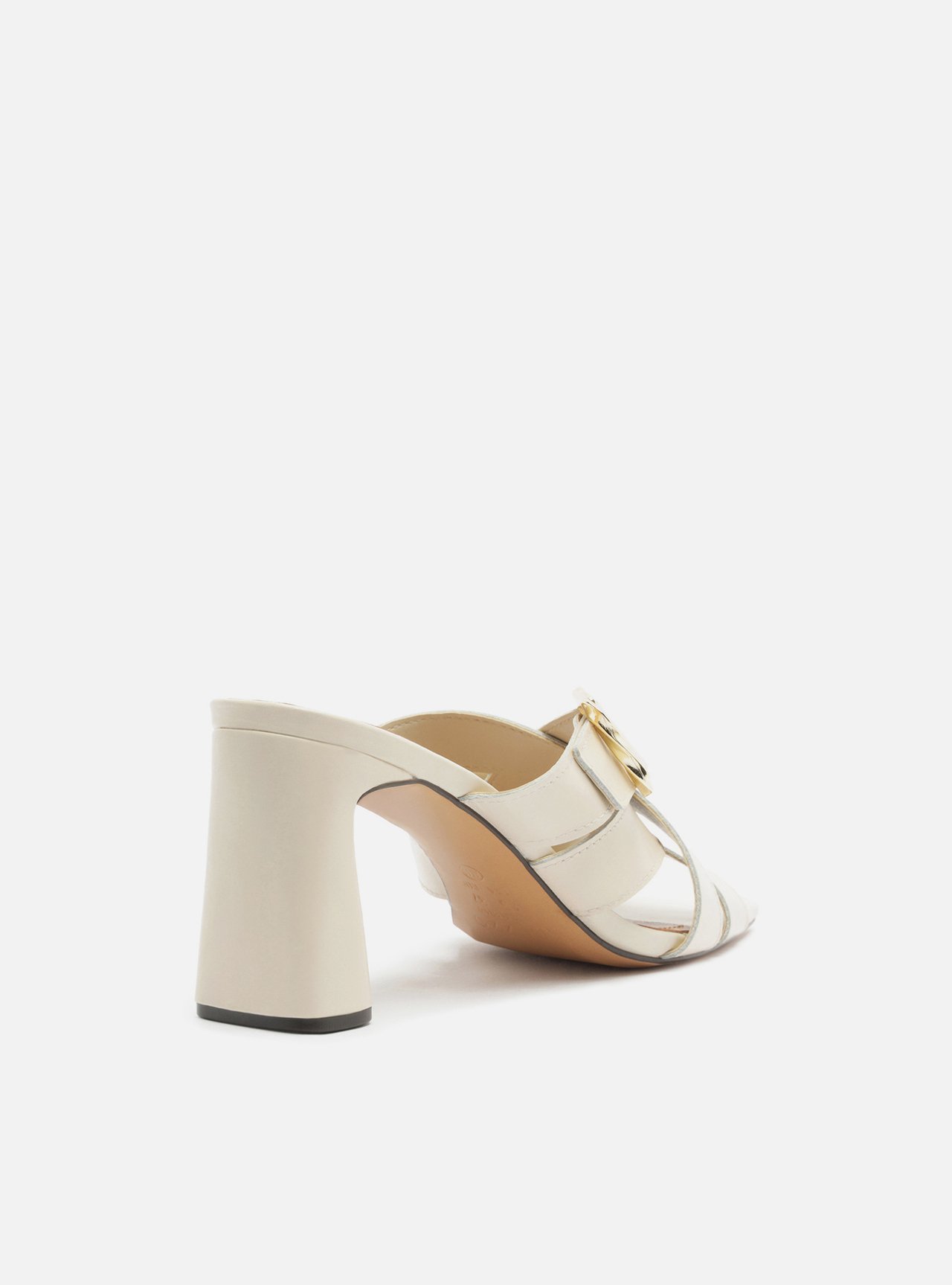 Tamanco Off White Salto Bloco Fivela Dourada — foto 3