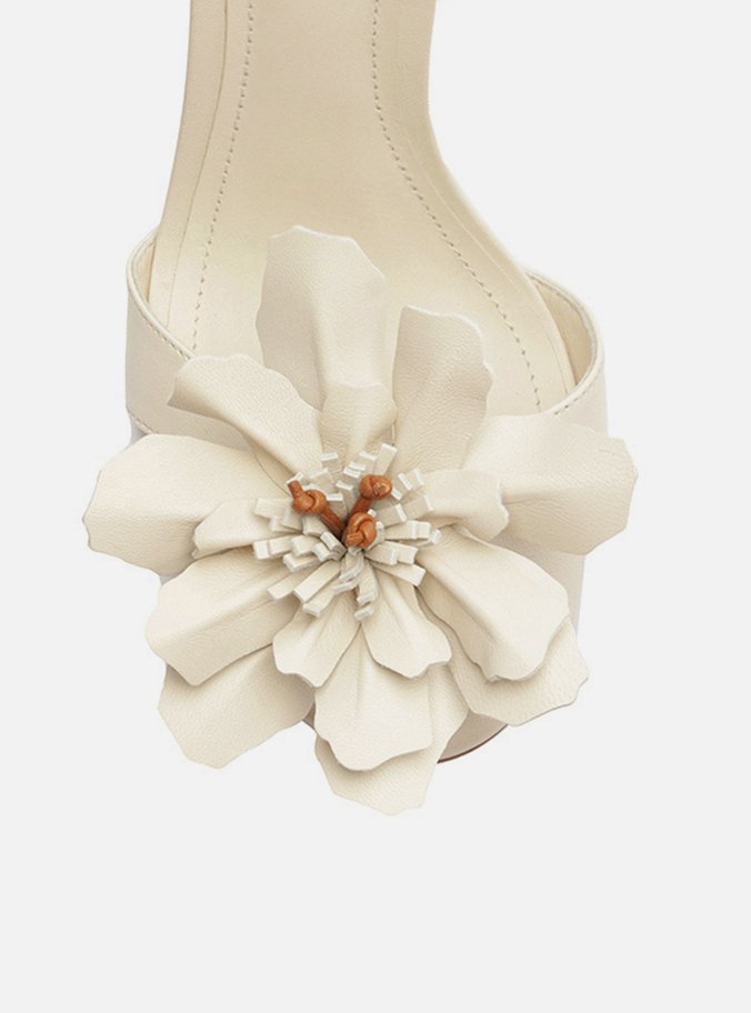 Sandália Branca Couro Salto Fino Flor