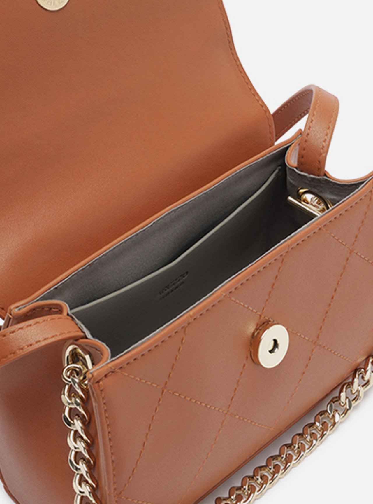 Bolsa Tiracolo Marrom Média Matelassê Alça Corrente — foto 4