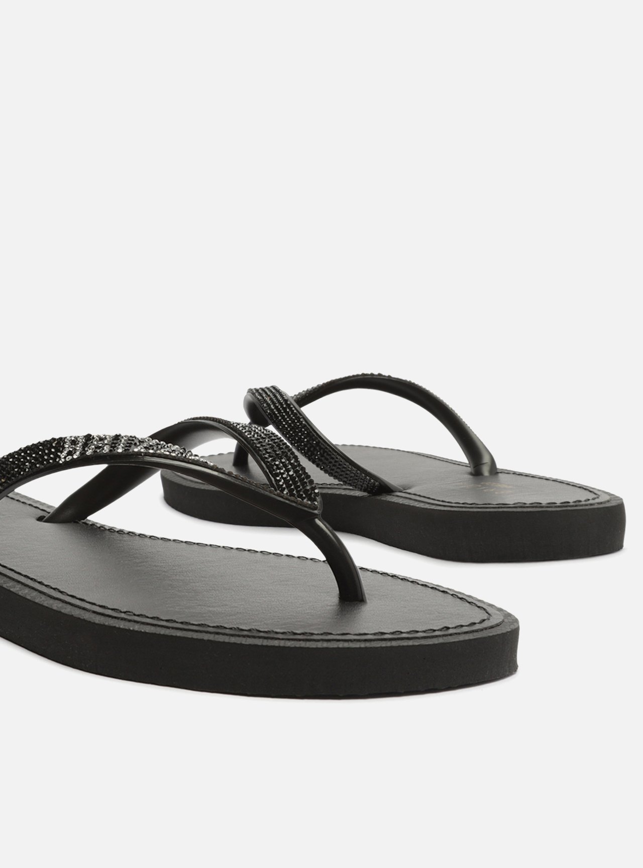 Chinelo de Dedo Preta Couro Strass Brizza — foto 4