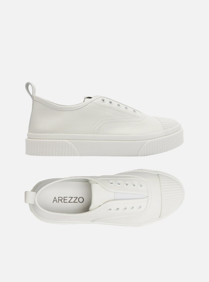 Tênis Slip On Branco Couro Ilhós